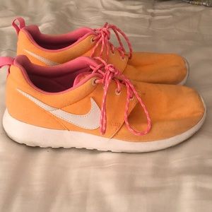 Nike Roshes
